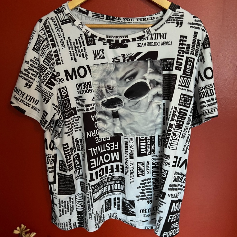 Women’s Black and White Graphic Print T-Shirt movie print